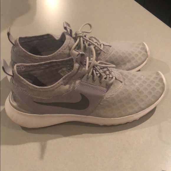 Nike Shoes - Women’s Nike gray shoes size 10